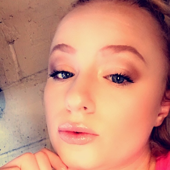 Meet your Posher, Bree - Picture 1 of 1